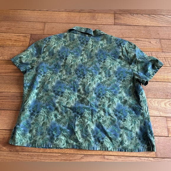 Cottagecore pinecone button up - Picture 6 of 7
